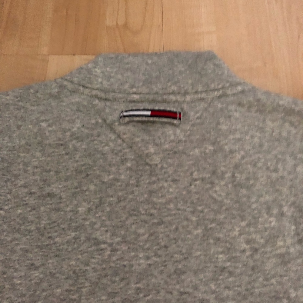 ⭐️Hilfiger men’s 1/4 zipped sweatshirt - Picture 6 of 8